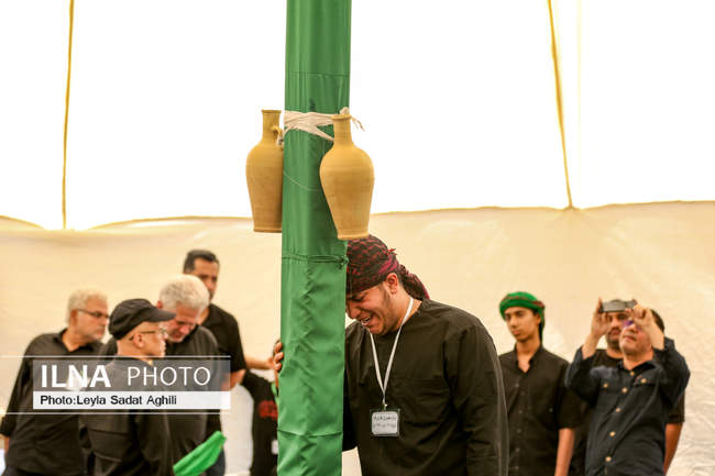 مراسم خیمه‌سوزان ظهر عاشورا در چهارراه گلوبندک تهران/1