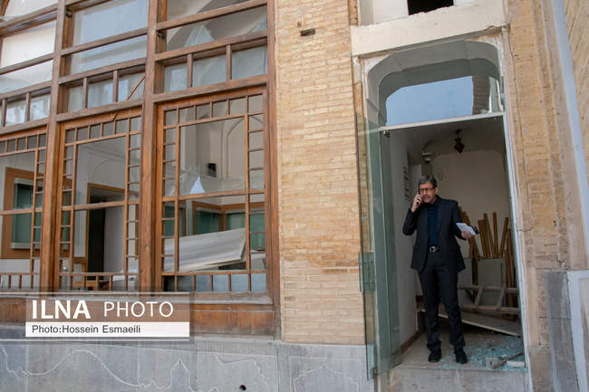 بازدید خبرنگاران از آثار بمباران هوایی در حریم تاریخی اصفهان