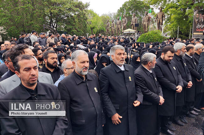 حضور مردم تبریز در مراسم تشییع پیکر شهدای راه خدمت/2