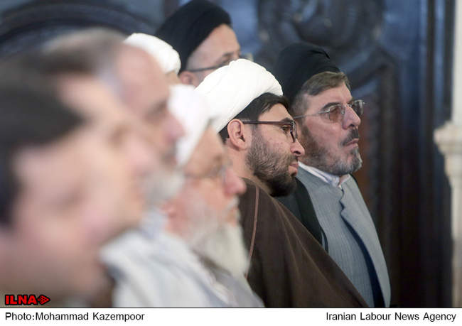 دیدار وزیر، معاونین و روحانیون وزارت‌خانه صنعت، معدن و تجارت با آیت 