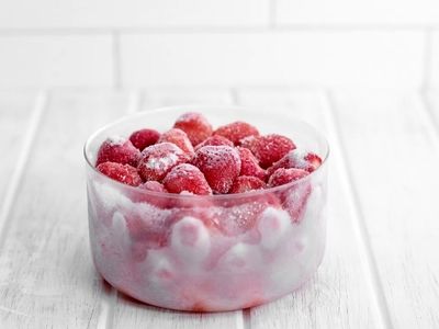 توت فرنگی را چگونه فریز کنیم ؟