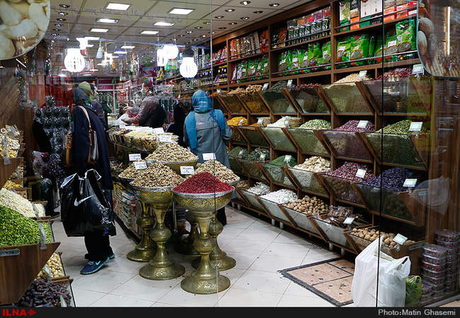 بازار میوه و آجیل در آستانه شب یلدا