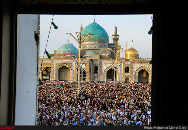  گلباران حرم مطهر امام رضا(ع)