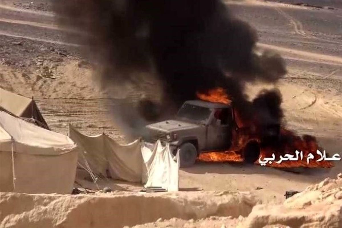 ویدئو/ لحظه اصابت و انهدام خودروی نظامی عربستان توسط انصارالله یمن 
