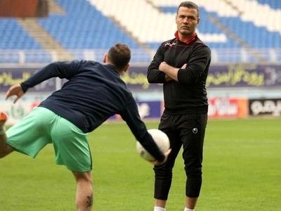 سیدعباسی: اعتراض پرسپولیسی‌ها به داور بی‌مورد است/  با نگاه کردن به جدول خودمان را اذیت نمی‌کنیم