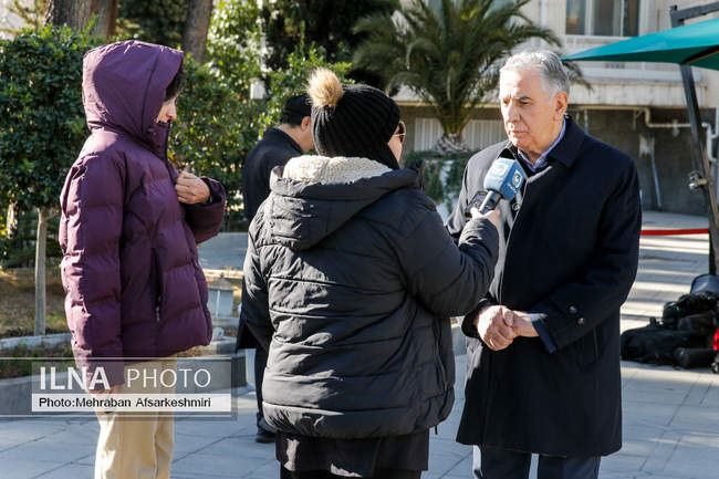 اعضای هیأت دولت در جمع خبرنگاران