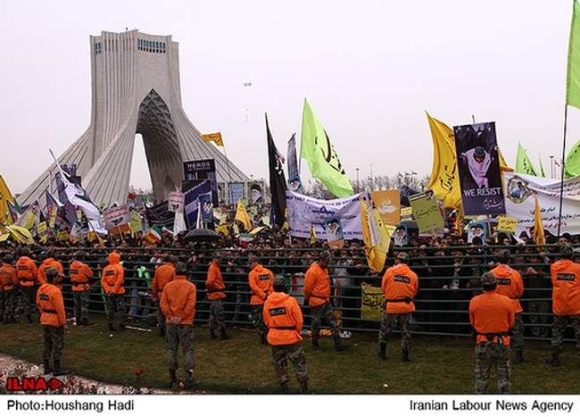 حضور رییس جمهور در راهپیمایی یوم الله ۲۲ بهمن