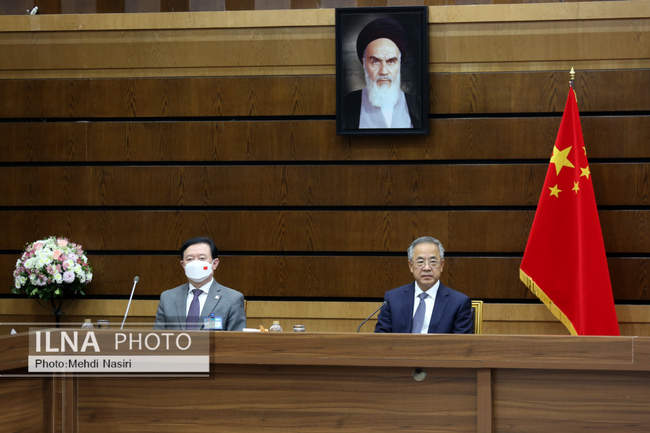 دیدار معاون نخست وزیر چین با محمد مخبر