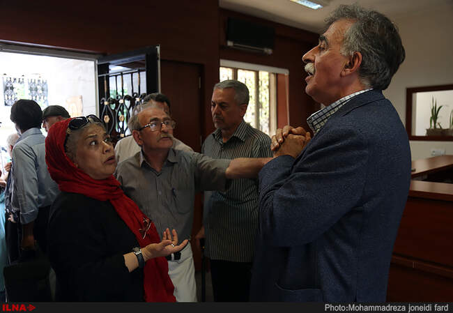گزارش تصویری از تجمع مستندسازان در مقابل خانه‌سینما+فیلم