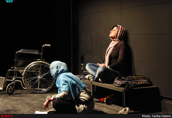 نمایش بهمن در تالار سایه شهر به روی صحنه رفت