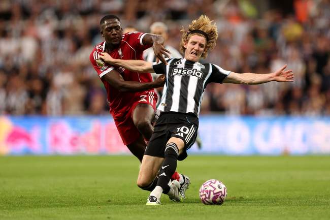 گزارش تصویری دیدار نیوکاسل و لیورپول