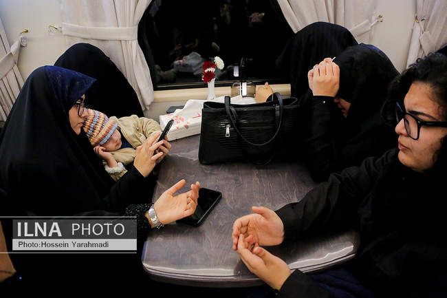 عزاداری شهادت حضرت زهرا(س) در قطار زائران رضوی