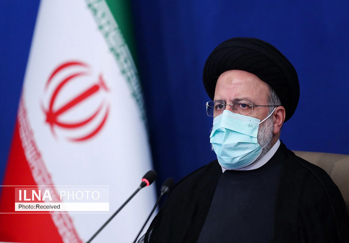 بازدید رئیسی از کارخانه تولید محصولات بهداشتی فیروز