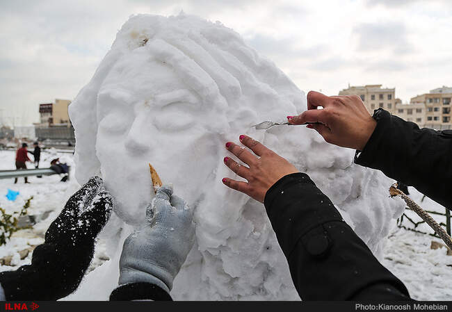 تصاویر جشنواره ساخت مجسمه‌های برفی در تهران 