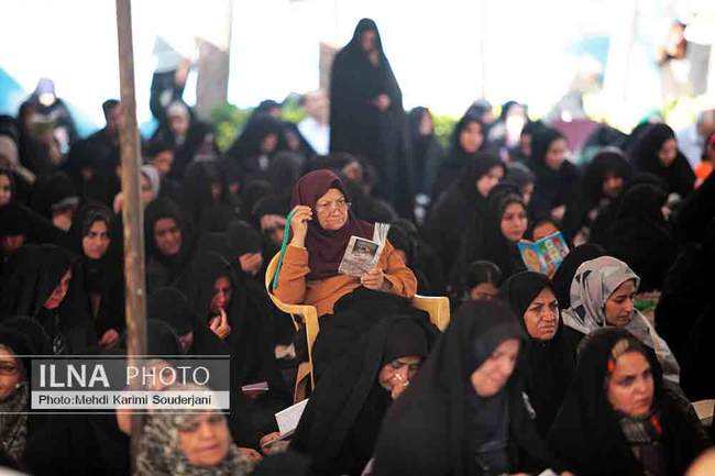 مراسم دعای عرفه در گلستان شهدای اصفهان