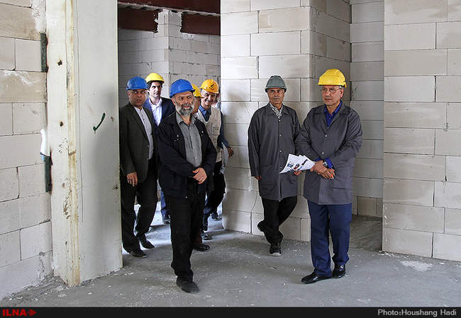 بازدید وزیر کار و دبیرکل خانه کارگر از کارگاه‌های ساختمانی استان ته