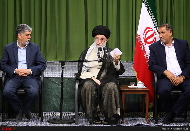 دیدار جمعی از شاعران و اهالی فرهنگ و ادب با رهبر انقلاب