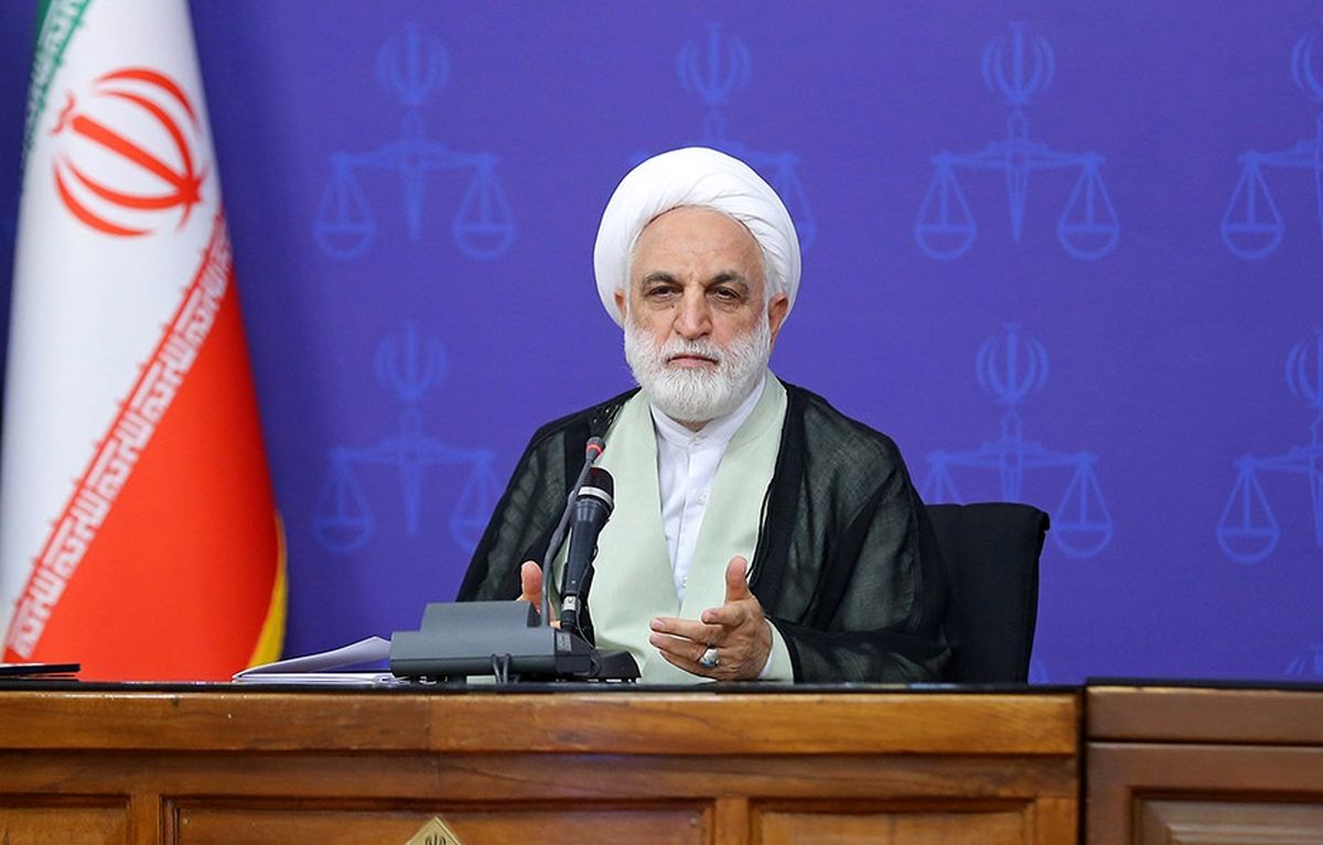 مقصر لو رفتن سوالات آزمون مرکز وکلا شناسایی و مورد تعقیب قرار گیرد